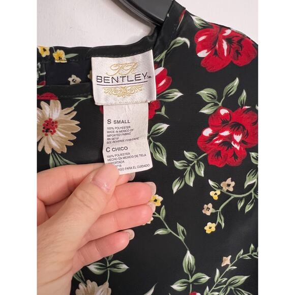 Vintage Bentley Black Floral Polyester Career Short Sleeve Blouse Womens Size Sm - Picture 5 of 9